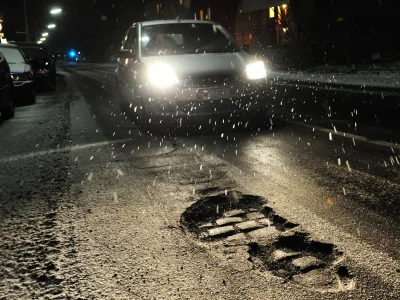 How potholes damage your windshield